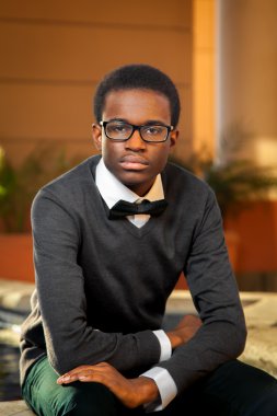 Afro-Amerikan kendine güvenen genç 