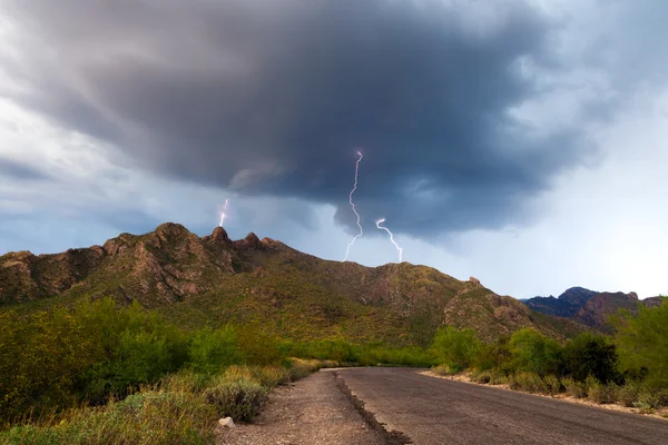 Tucson Mountain yıldırım
