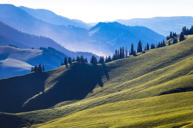 Dağlar, geniş arka plan malzeme günbatımı katmanları.