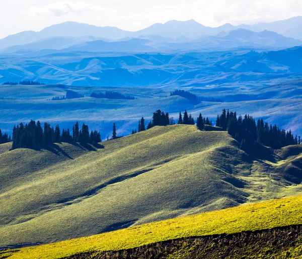 Straturile de apus de soare ale munților, material vast de fundal . — Fotografie, imagine de stoc