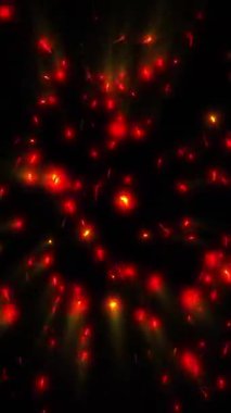 Soyut, parlak, hızlı kıvılcımlar. 4K video. Şaşırtıcı bir şekilde ısı atmosferini iletir ve ateşin genişlemesini sağlar. Hareket tasarımı.