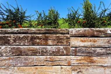 Kırsal kesimdeki ahşap duvarlar, sığ alan derinliğine dikkat edin.