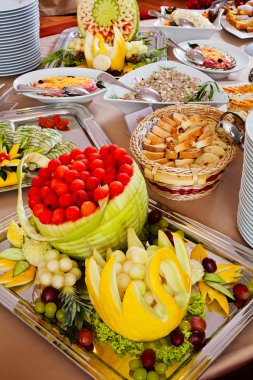 Süslü İsveç tablosu, alan derinliğine dikkat edin