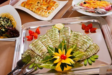 Süslü İsveç tablosu, alan derinliğine dikkat edin