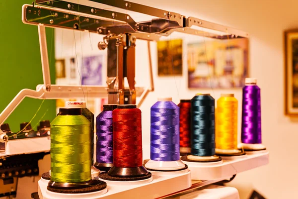 Sewing Threads Embroidery Machine Note Shallow Depth Field — Stock Photo, Image