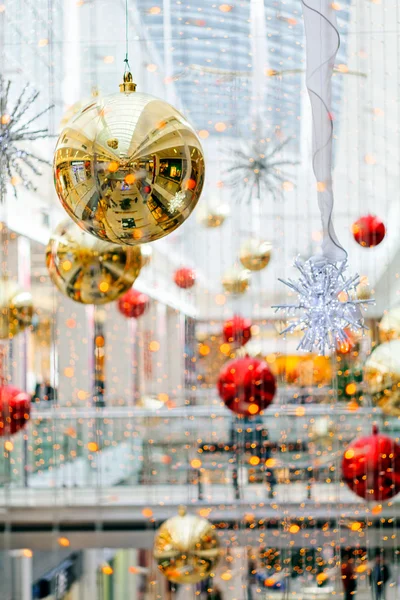 Noel için alışveriş merkezinin güzel dekorasyonu