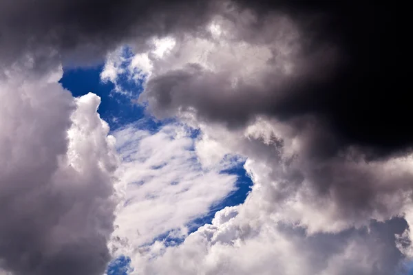 Cielo Oscuro Con Nubes Tormentosas Grises Negras — Foto de Stock
