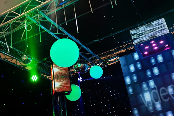 Flashing Green Lights Video Beam Concert — 스톡 사진