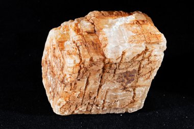 kalsit maden karbonat siyah arka plan üzerine grup