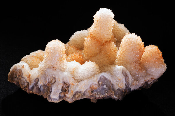 минерал кальцита из группы карбоната
