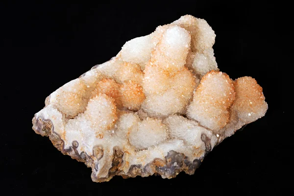 Minéral calcite du groupe des carbonates — Photo