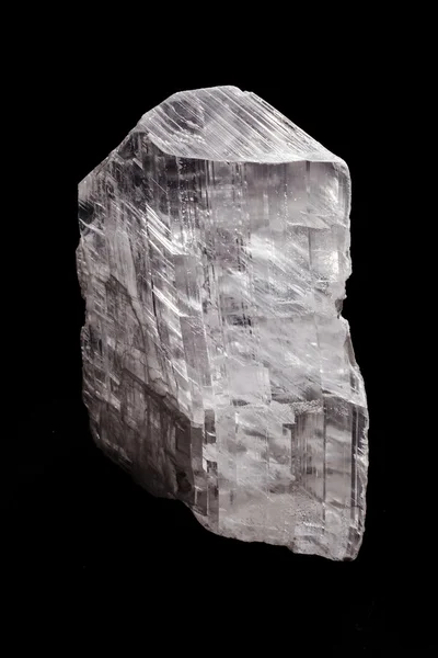 Weicher Mineralischer Gips Auf Schwarzem Hintergrund — Stockfoto