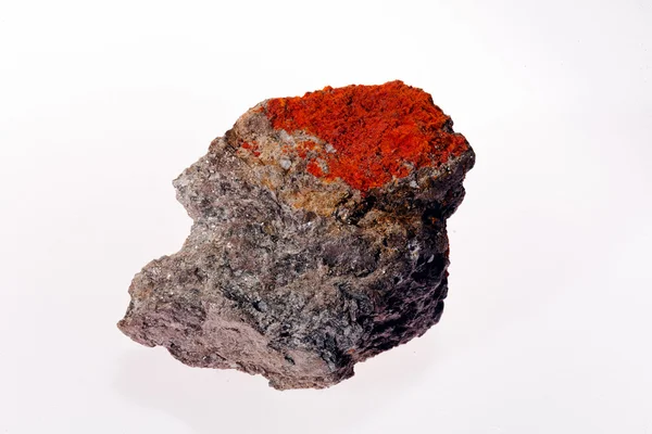 Solfuro Minerale Realgar Sullo Sfondo Bianco — Foto Stock