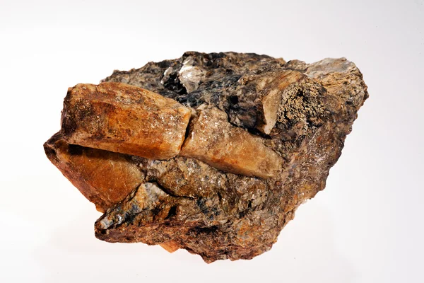 Mineral Beryl Pegmatites White Background — 스톡 사진