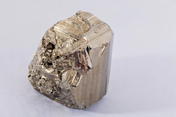 Pyrite Minéral Groupe Des Sulfures Sur Fond Blanc — Photo