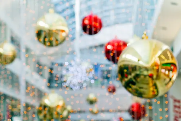 Interior Decorado Para Navidad Con Muchas Bolas Para Fondo Borroso —  Fotos de Stock