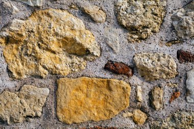 Eski duvarın taşlı bir parçası