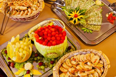 Süslü İsveç tablosu, alan derinliğine dikkat edin