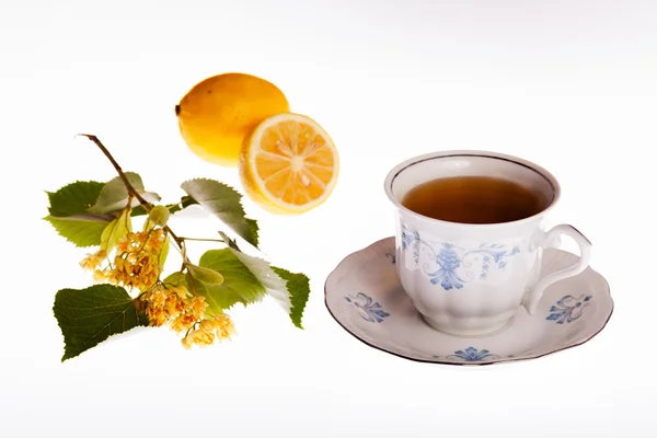 Чашка Травяного Чая Лимоном Завтрак Белом Фоне — стоковое фото