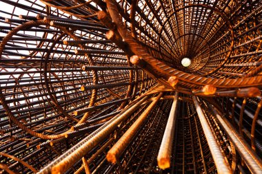 Üzerinden mesh takviye sütunlar için, görmek içinde