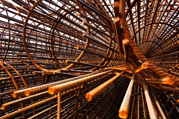 Üzerinden mesh takviye sütunlar için, görmek içinde