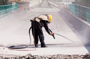 Beton patlatma, not alan sığ derinliği