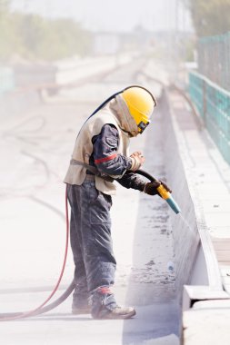 Beton patlatma, not alan sığ derinliği