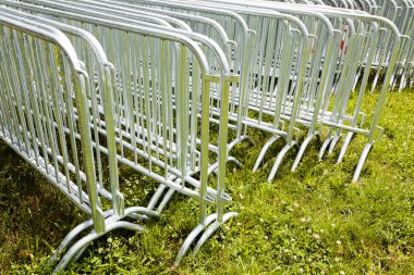 mobil koruyucu metal çitler