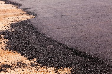 Yolun asfaltlama
