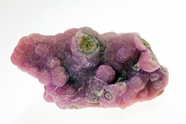 smithsonite mineral beyaz zemin üzerine