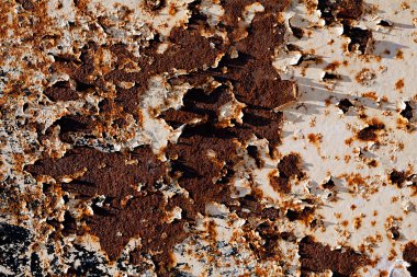 hasarlı duvar boya artıkları, not alan sığ derinliği