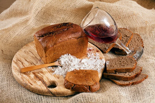 Decorado Com Pão Integral Tábua Madeira Observe Profundidade Rasa Campo — Fotografia de Stock