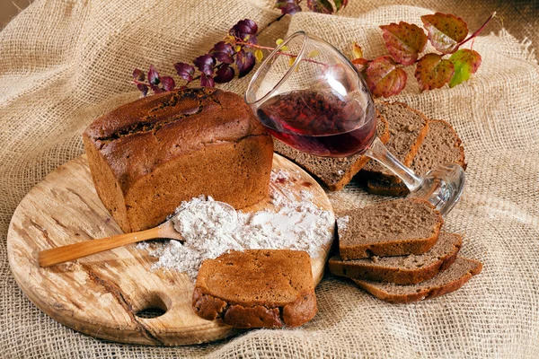 Decorado Com Pão Integral Tábua Madeira Observe Profundidade Rasa Campo — Fotografia de Stock