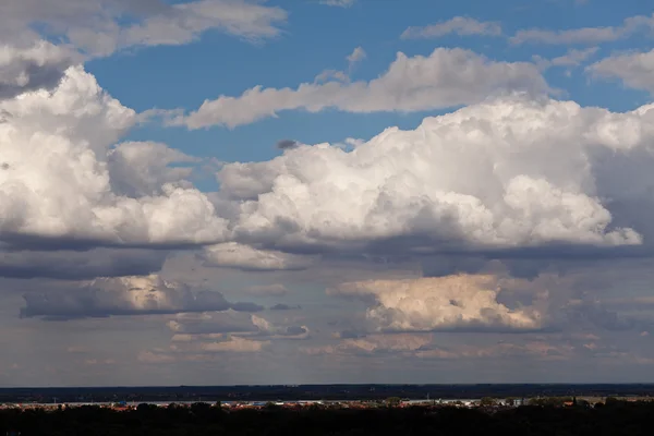 Felhők Felhős Napon Megjegyzés Sekély Mélység Ból Mező — Stock Fotó