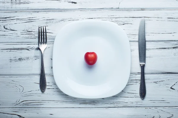 Слива / Вишня слива / вишня на тарелке. Пища для жесткой диеты . — стоковое фото