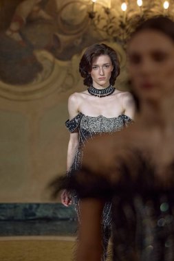 Anne Macchiato - Runway - Milan Moda Haftası - Kadın giyim / Kış 2026 / 2027 MILAN, ITALY - 24 Şubat: İtalya 'nın Milano kentinde bir model podyumda yürüyor. Fotoğraf: Mauro Di Bonavenntura)