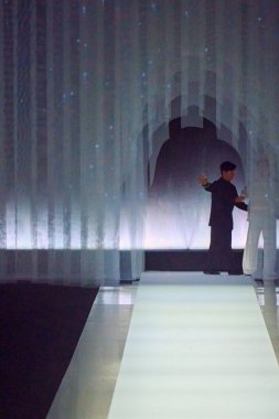 Anteprima Moda Şovu - Runway - Milan Moda Haftası - Kadın giyim / Kış 2026 / 2027 MILAN, ITALY - FEBRUARY 26: İtalya 'nın Scuola Militare Teuli kentinde düzenlenen MFW defilesinde bir model podyumda yürüyor. Fotoğraf: Mauro Di Bonaventura)