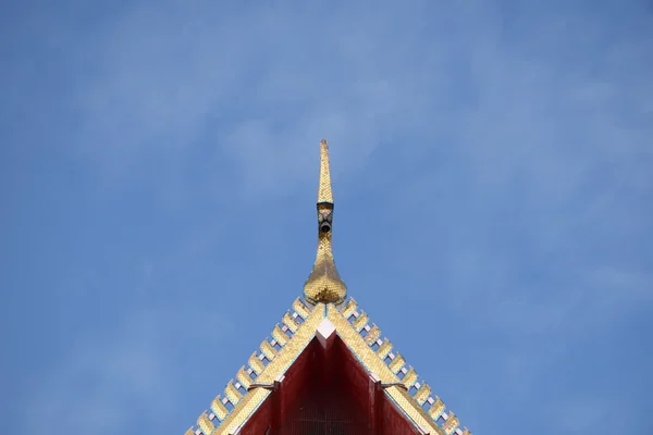 Prydnad och detalj av arkitektoniska tempel i Thailand. Religio — Stockfoto