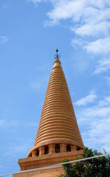나콘 파 톰-7 월 19 일: 프라 파 톰 체디는 유명한 아키텍처 — 스톡 사진