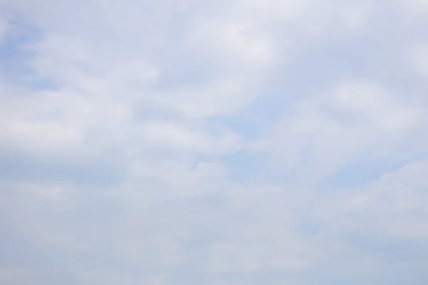 雲青い空の背景. — ストック写真