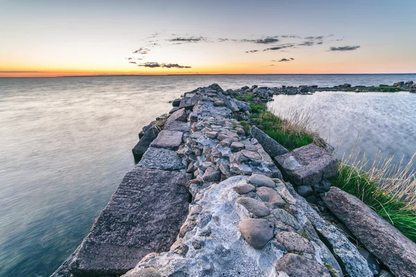 Brise-lames en ruine sur le golfe de Finlande — Photo