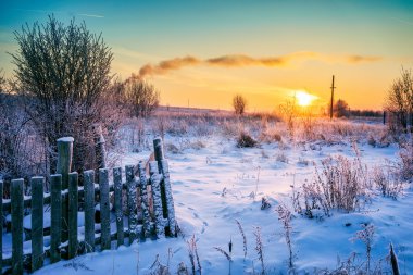 Köyde ayaz günbatımı