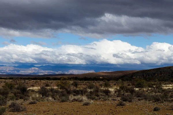 Det härligt är tomt landskap av Karoo. — Stockfoto