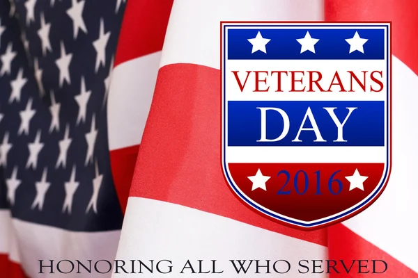 Texto día de los veteranos 2016, la bandera de los Estados Unidos.Información sobre el día de los veteranos . — Foto de Stock