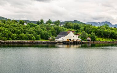 Yelkencilik, Norveç Denizi, Alesund, Hjorundfjord, Finnmark, Norveç, Arktik kasaba, Norveç fiyortları. Yüksek kalite fotoğraf