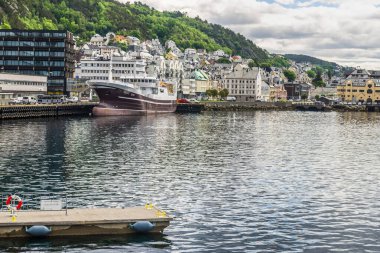 Yelkencilik, Norveç Denizi, Alesund, Hjorundfjord, Finnmark, Norveç, Arktik kasaba, Norveç fiyortları. Yüksek kalite fotoğraf