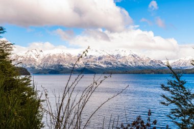 Correntoso, Nahuel Huapi Ulusal Parkı, Villa La Angostura, Neuquen, Patagonya, Arjantin 'de bulunan bir göldür. Yüksek kalite fotoğraf