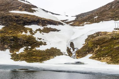 Honningsvag, Nordkapp, Finnmark, Norveç, Kuzey Burnu (Nordkapp). Mageroya Adası, Arktik kasaba, balıkçılık, seyahat, gemi, turizm, liman, renkli, Geceyarısı Güneşi, Kuzey Işıkları. - Evet. Yüksek kalite fotoğraf
