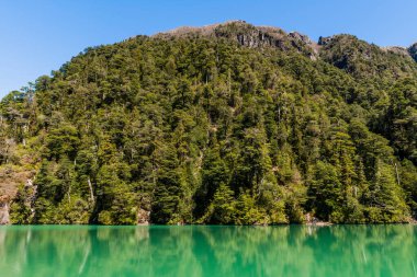 Frias Gölü 'nü Puerto Alegre' den Puerto Frias 'a, Rio Negro Eyaleti, Patagonya, Arjantin. Yüksek kalite fotoğraf