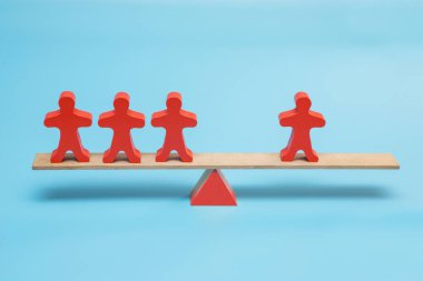 İnsan figürünün bir grup insana karşı eşit ağırlığı vardır. Lider ve değerli bir çalışan. Çok nitelikli bir uzman..